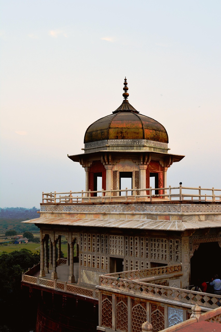 Taj Mahal Calling!
Book your one-day Agra tour with Chetak Holidays and enjoy a guided, AC travel experience from Delhi to Agra’s most legendary sites. Perfect for a short but rich escape.

