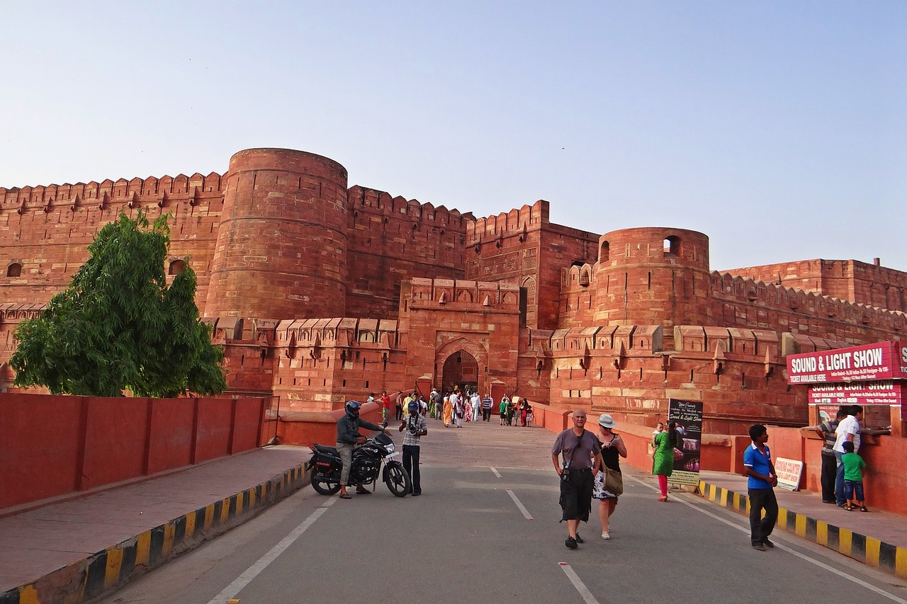 Agra Awaits – One Day, Endless Memories
Experience the magic of Mughal history with Chetak Holidays. Comfortable travel, expert guides, and iconic monuments – all in a perfect one-day getaway from Delhi.