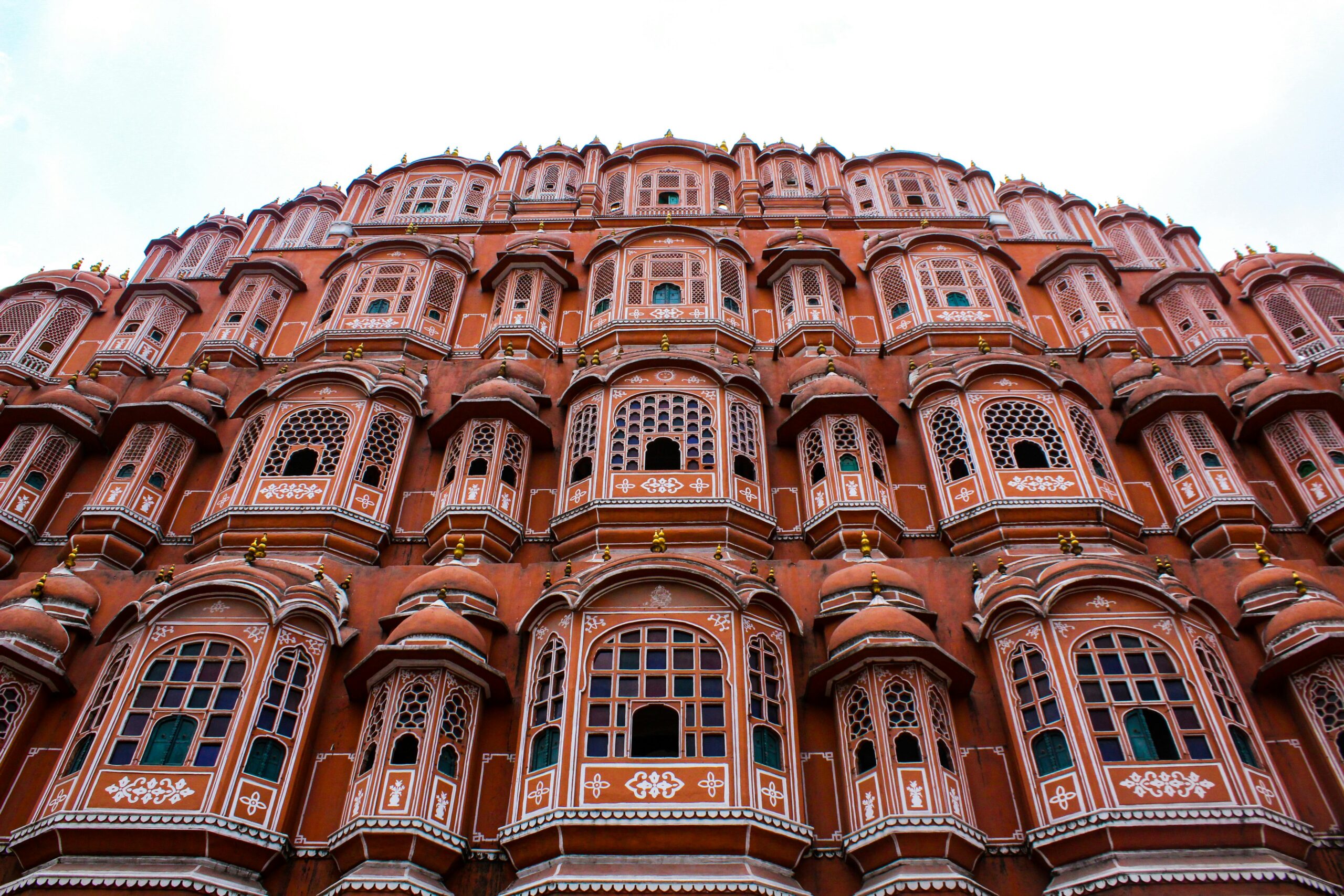 Discover Jaipur’s Regal Splendor
Experience the charm of Amber Fort, Hawa Mahal, and more with Chetak Holidays. Our curated day tour offers the perfect blend of history, art, and elegance.